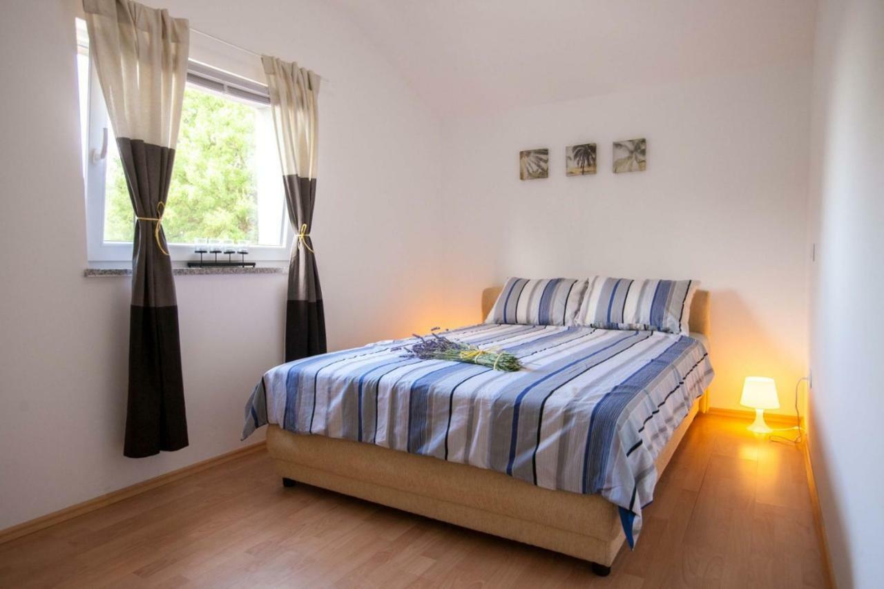 Apartman Zara Malinska Exterior foto