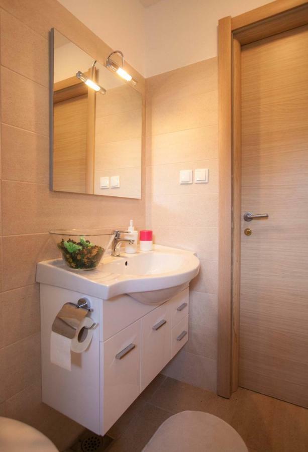 Apartman Zara Malinska Exterior foto